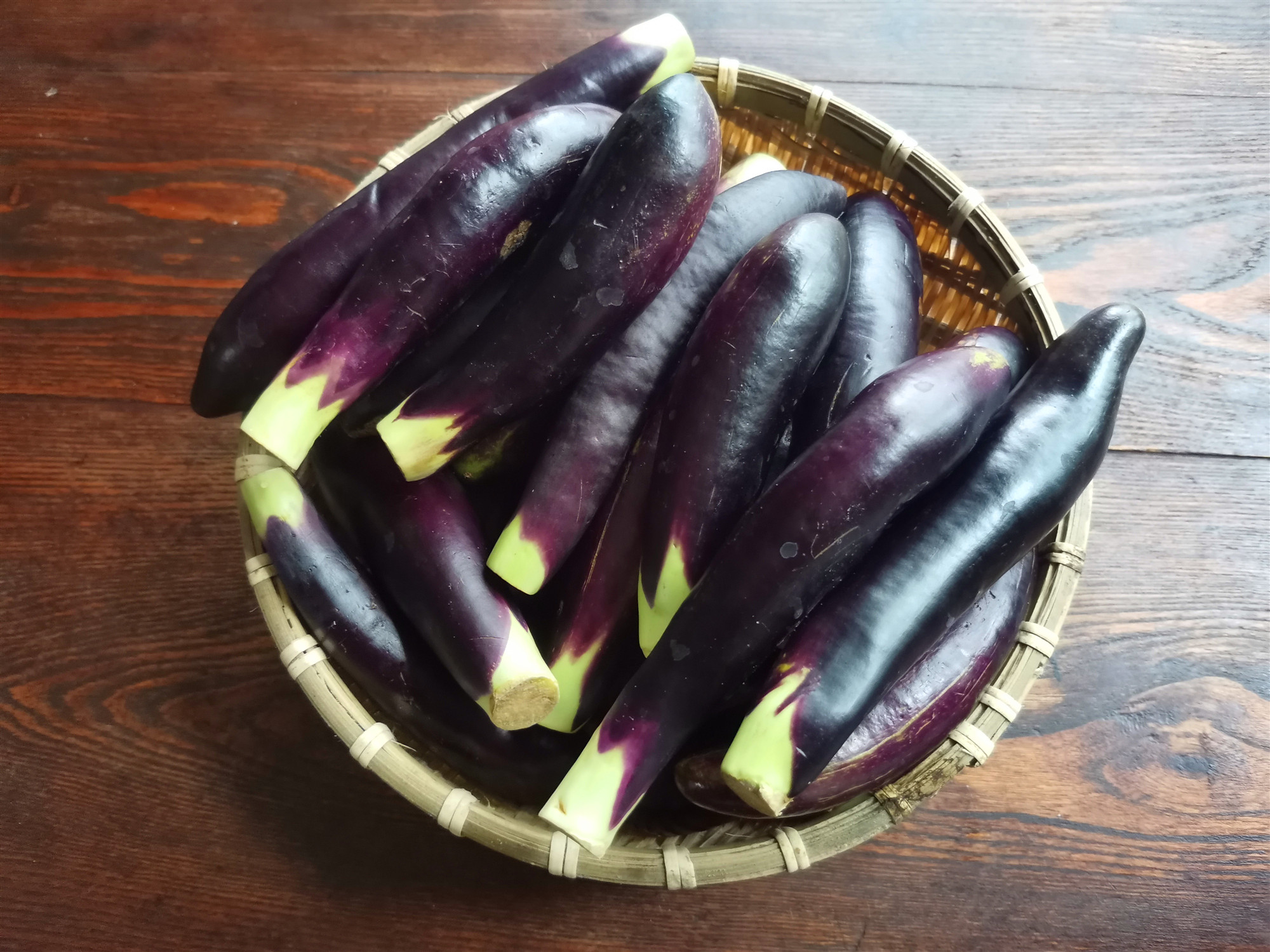 秋天腌蒜茄子,教你东北做法,从小吃到大,好吃下饭,一天就能吃