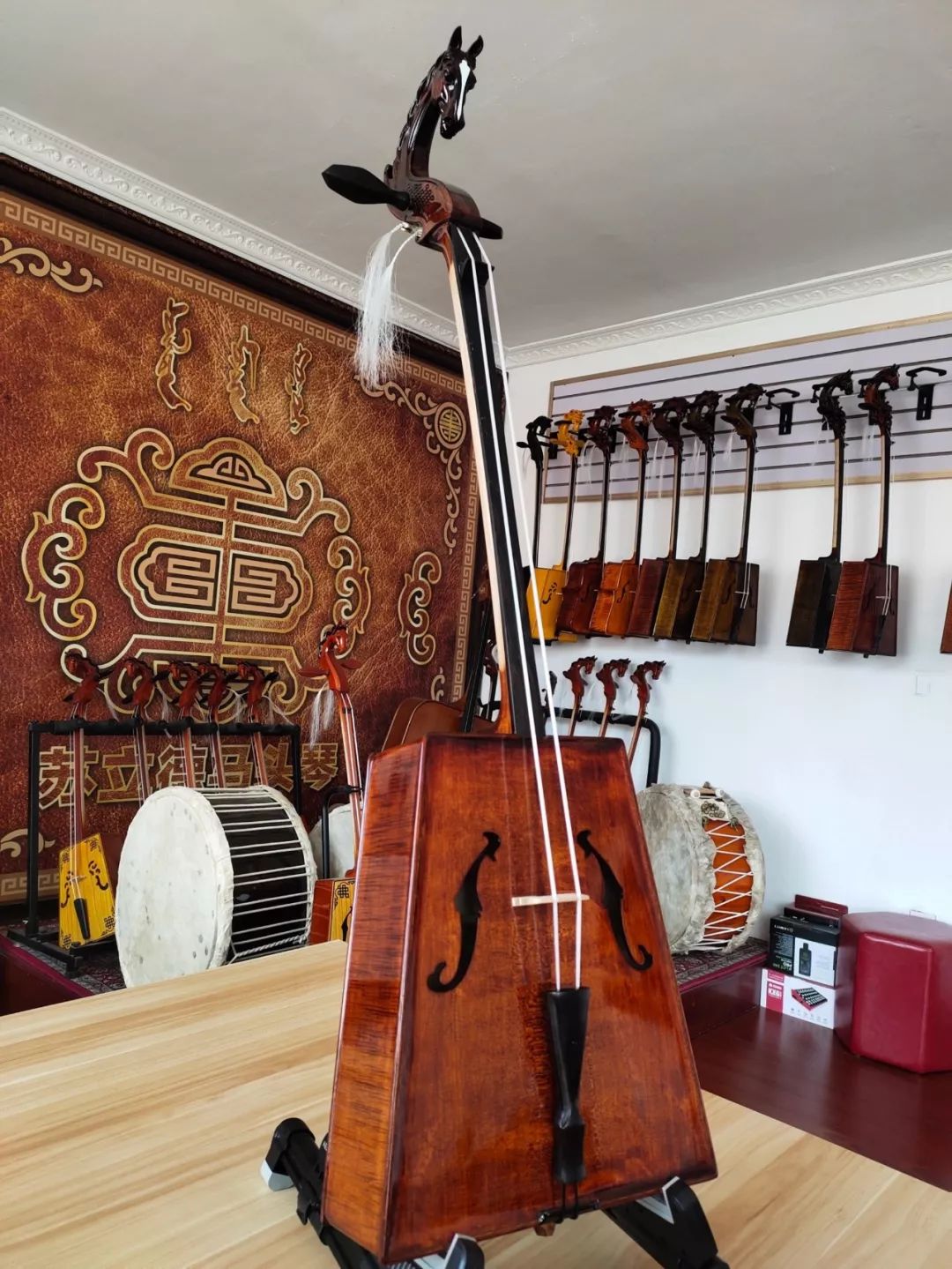 首届中国·内蒙古马头琴艺术节系列预告一|"马头琴制作艺术精品展览"
