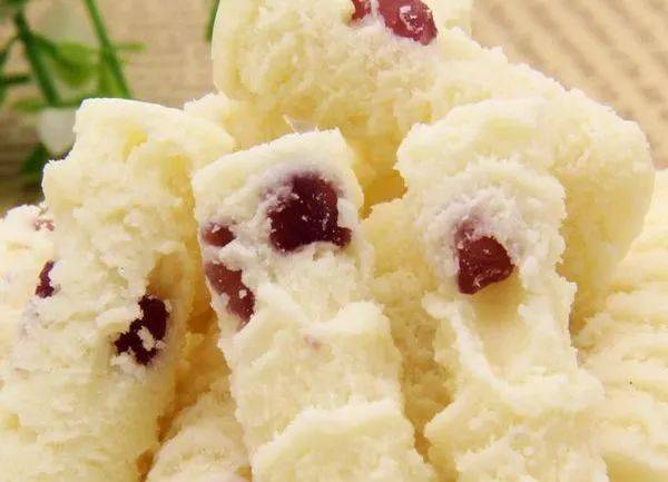 奶酪,奶条,奶皮子,奶茶,酥油,奶豆腐.