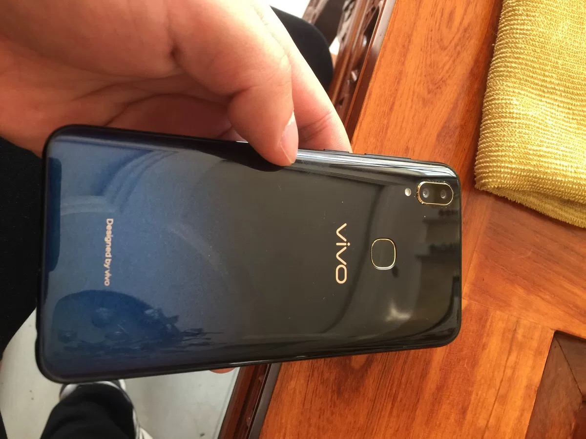 vivo拒绝高价低配,128gb千元机仅1048元,还有双引擎闪充