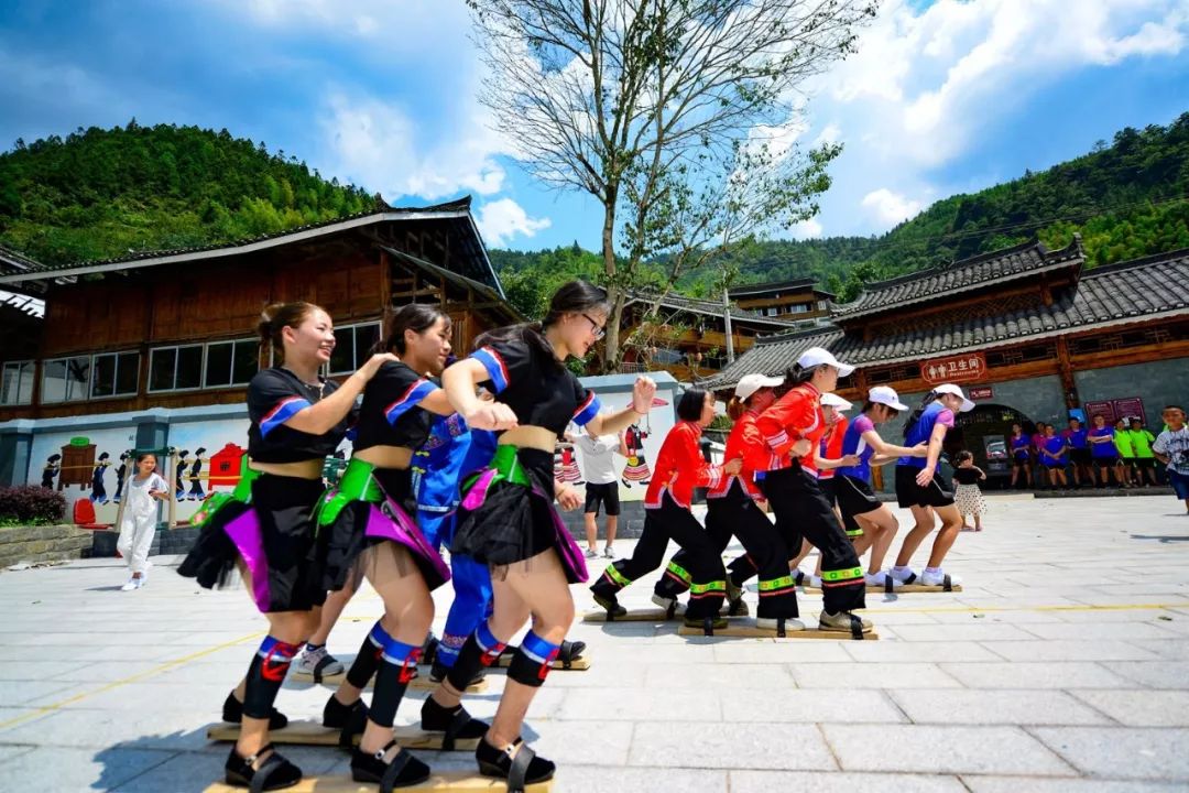 广西龙胜:苗乡举办"跳香节"