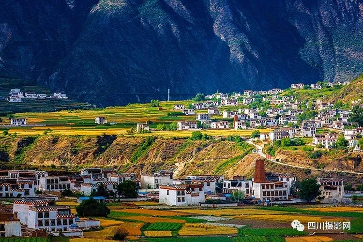 ["我和我的祖国"摄影展作品分享] 山石头|乡城 香巴拉