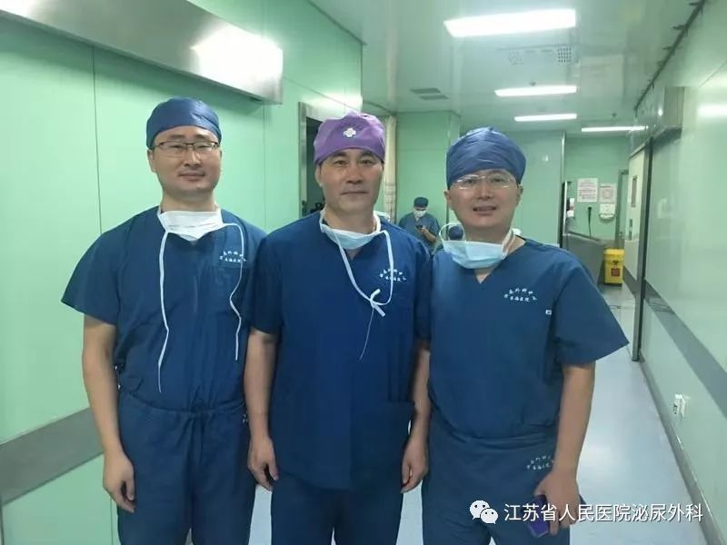 王增军教授受邀参加东方国际泌尿外科男科手术周并演示腹腔镜下左侧