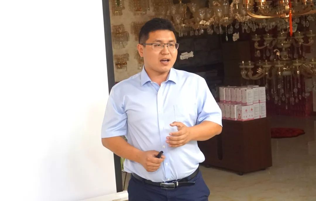 王桂红总经理主持会议吉程企业咨询——王梅总经理活动图片微信后台