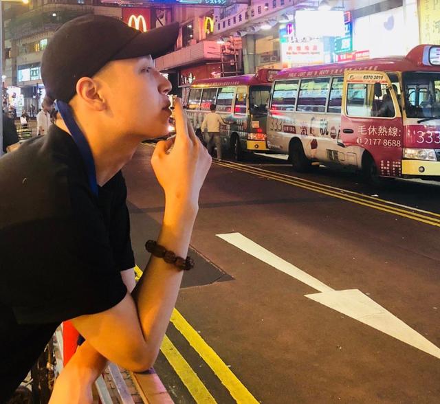 王九龙23岁生日,张九龄张鹤擎等守到零点送祝福,祝辞令人动容