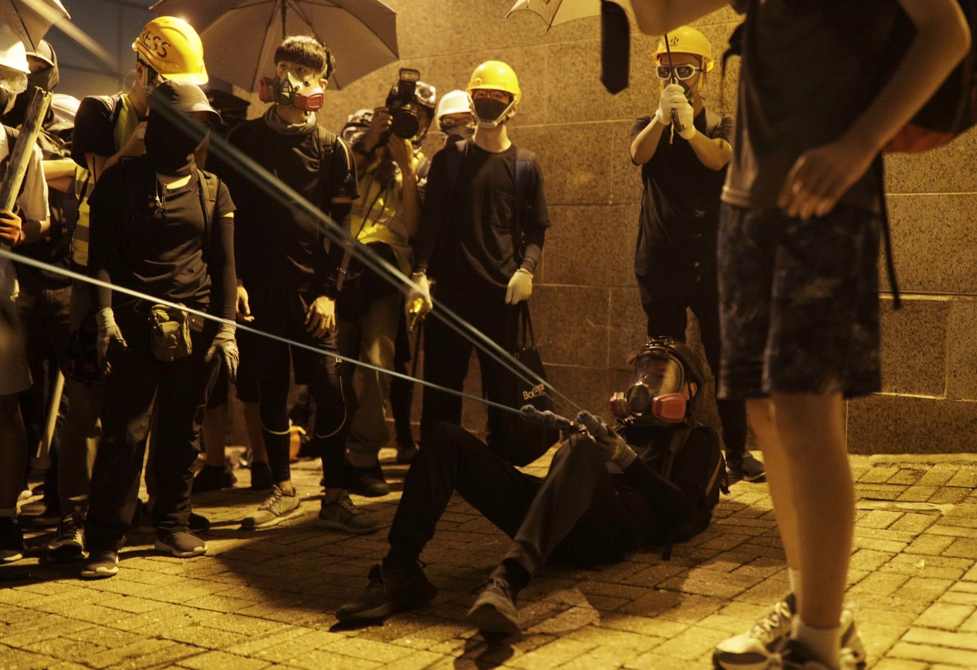 暴动升级香港大多数不该再沉默