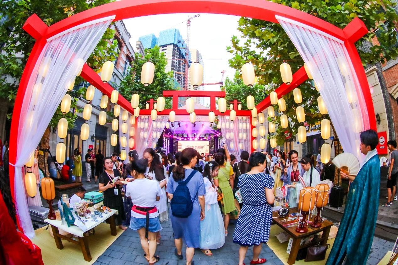 重庆白象街首届汉文化交流季持续升温沉浸式汉文化体验好评如潮