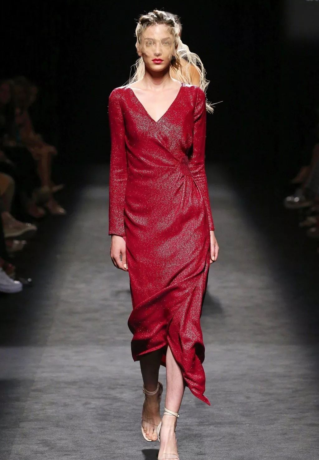 百变小红裙,时髦精都爱这样穿_红色