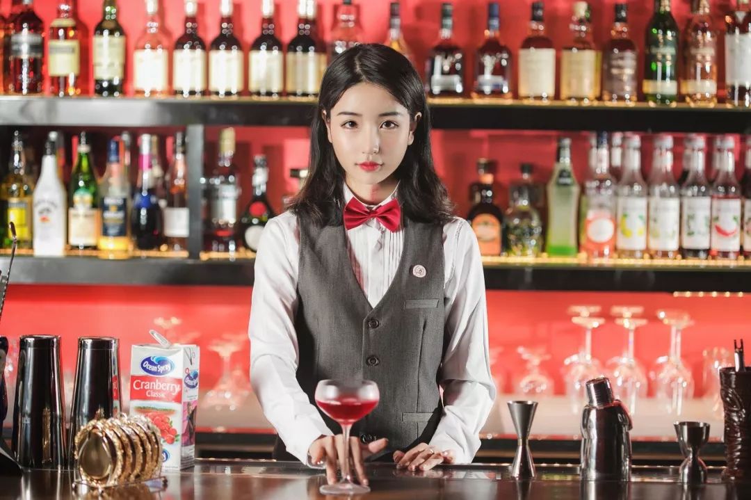 喝满2019年8家酒吧8位魅力调酒师等你来pick赢酒吧免单锦鲤抽霸王餐