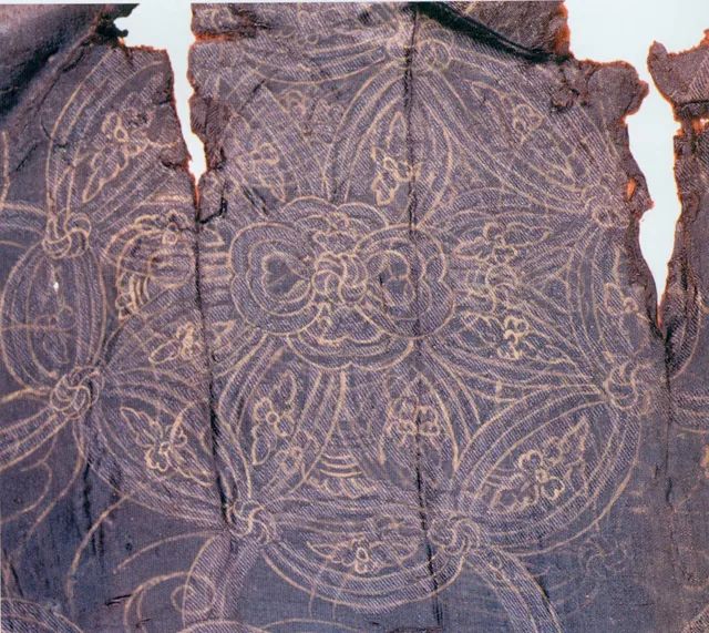 博物馆藏微软小冰在深度学习遴选出的宋代丝绸图案艺术特色的基础上