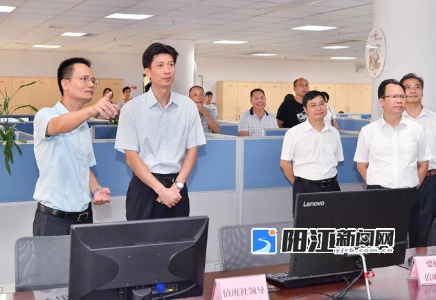 8月14日下午,市长温湛滨到阳江日报社调研.