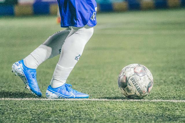 耐克全新"刺客"13代足球鞋实战评测