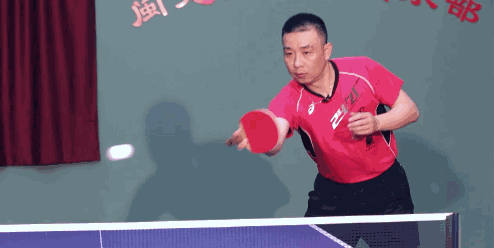 直板福利推挡不过关反手肯定发不上力