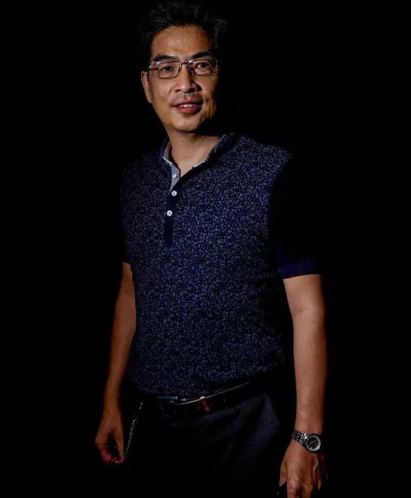 中供系缔造者之一:李旭辉2011年初,蒋芳发现有些地区的业务员连续签下