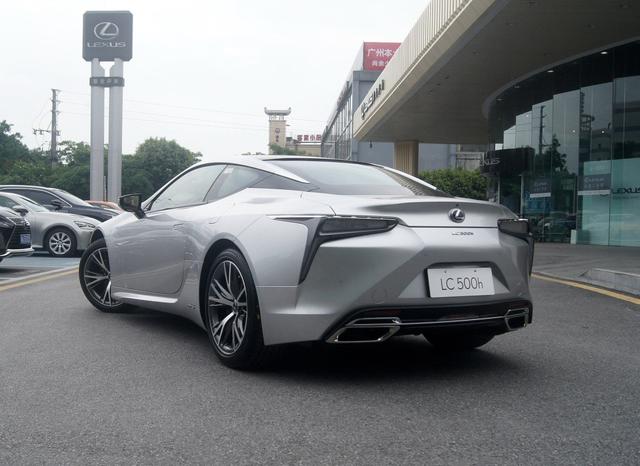 最贵雷克萨斯,与ls同平台,零百5秒油耗仅7l,115万起