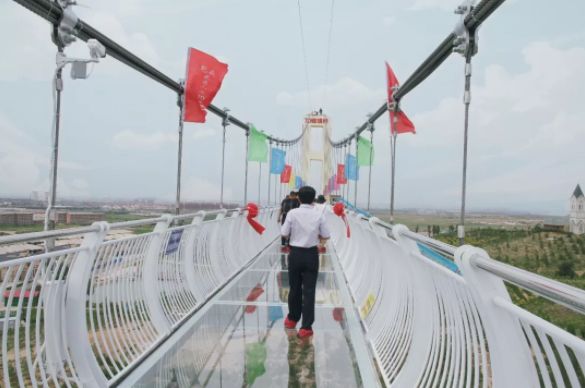 你们想要的花舞人间玻璃吊桥体验券包头发布免费送