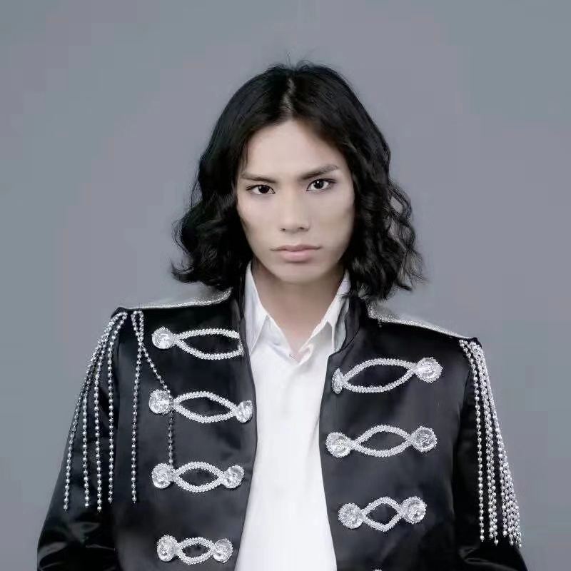 (广西知名歌手林准)(中国青年导演李成)( 2019炫彩大地飞歌主持江小红