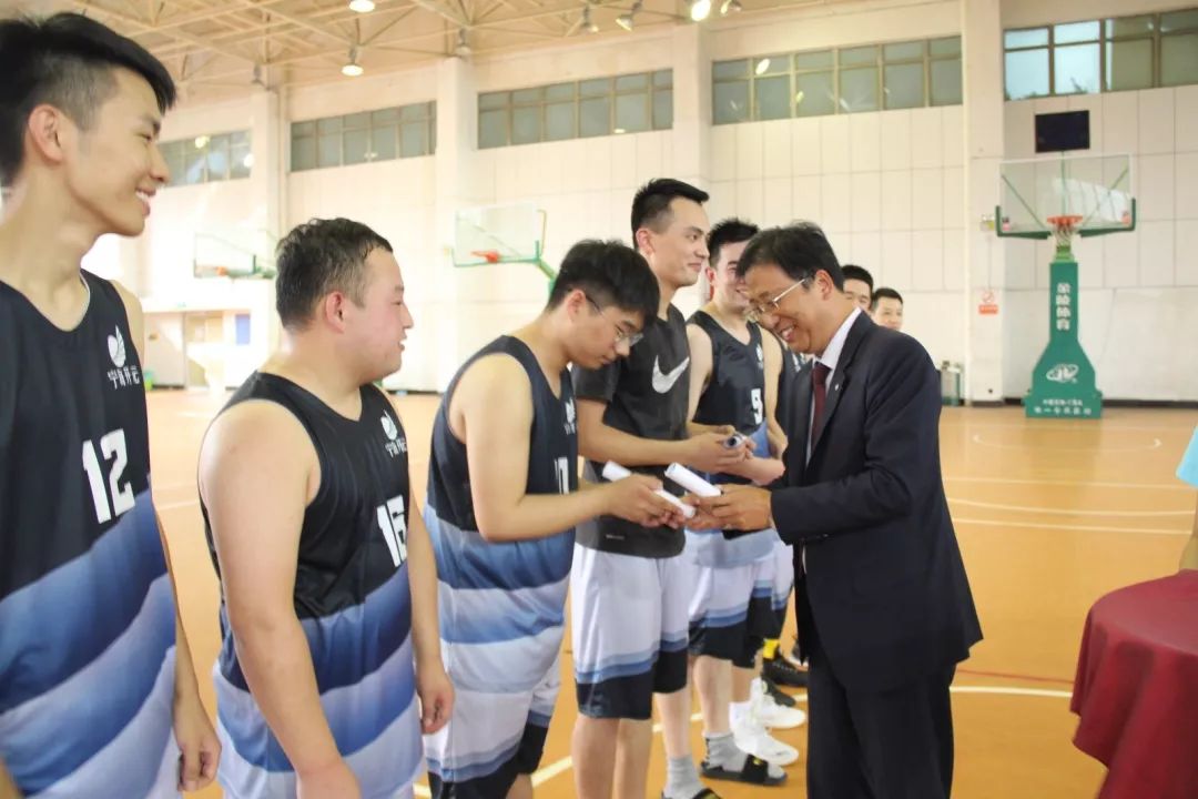 周鹏雨(宁波九龙湖开元度假村)最佳球员祁义马(宁海开元综合队"无