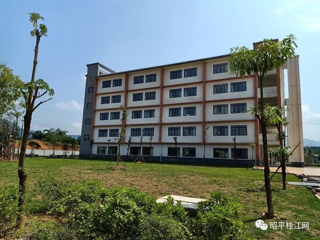 羡慕昭平四中搬入新校区啦高清视频图片近距看新校区2019年秋季学期