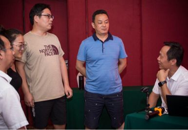 这个暑期咱毛坦厂中学班主任前往武汉充电