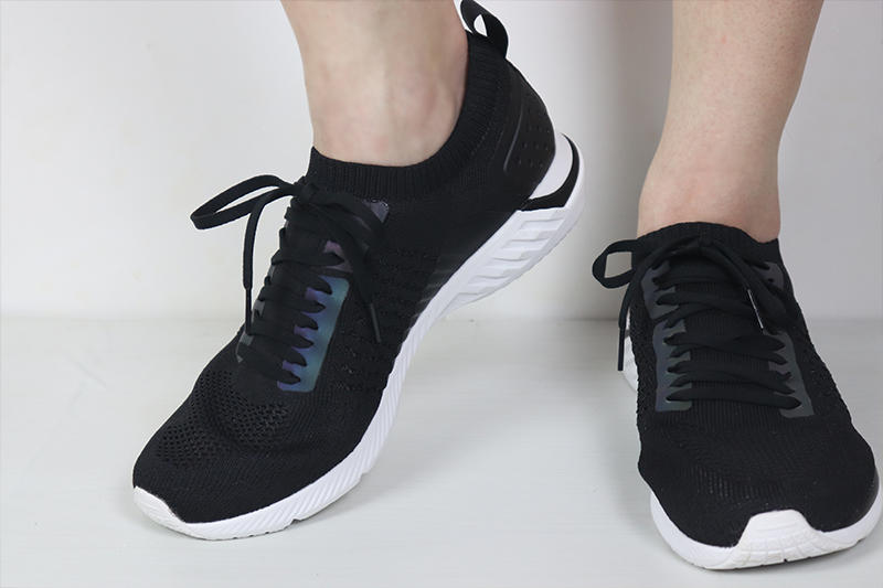 200g轻盈酷跑防扭伤,90分极影超轻跑鞋体验