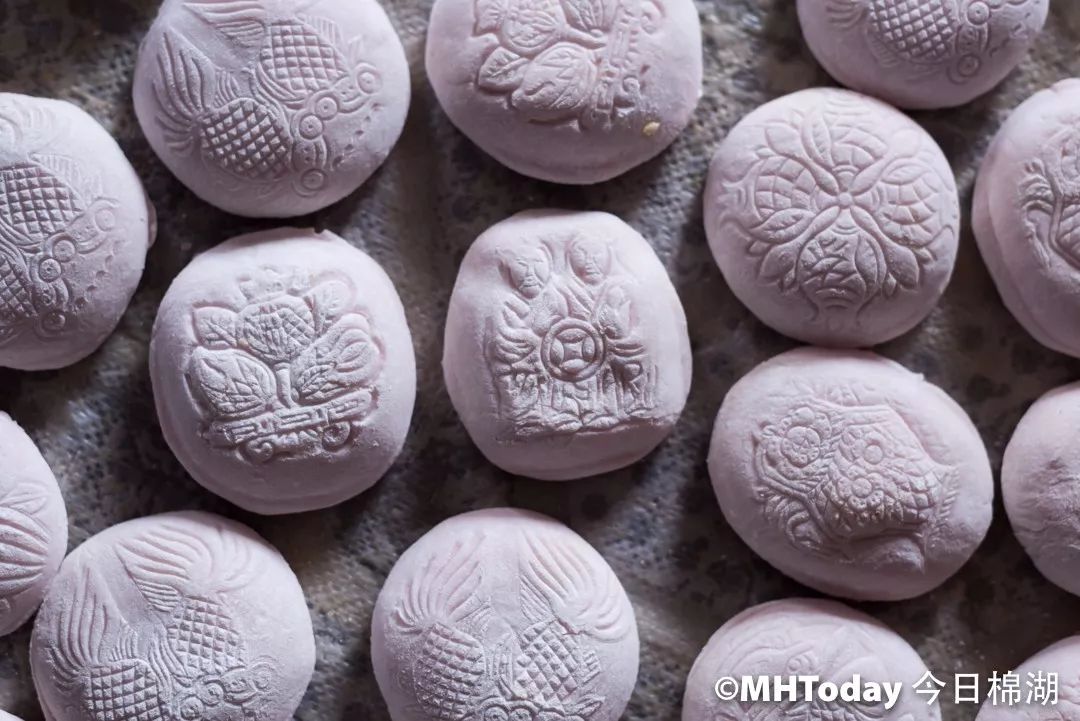 安仔粿大多为红色,红色是潮汕人心中的吉祥色泽,暗喻生活红红火火