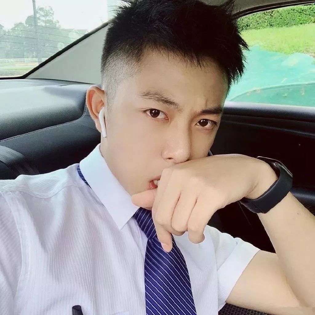 今日份恋爱干净帅气的小奶狗空少