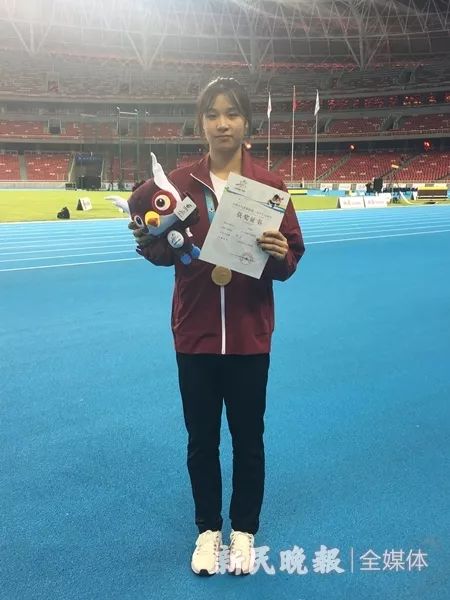 青运之星这个身体条件一般的上海小囡是如何夺得青运会女子跳高甲组