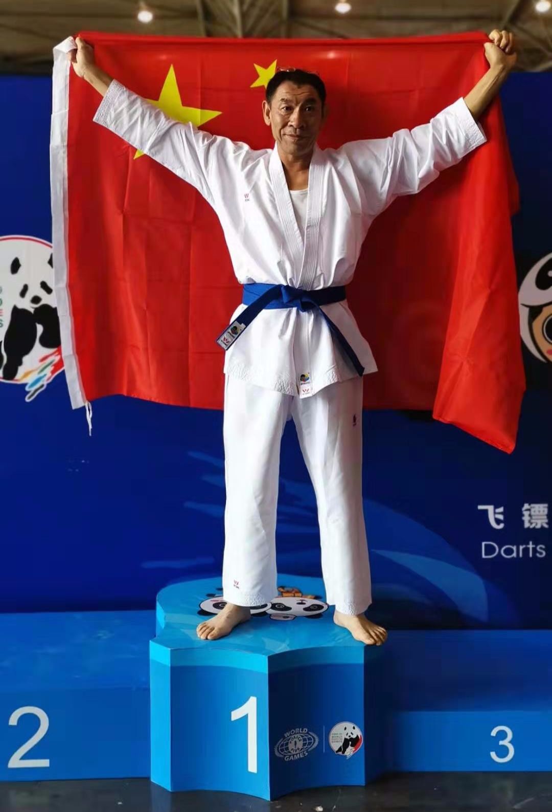 54岁基层民警张云祥在世警会上勇夺空手道项目85公斤级比赛冠军