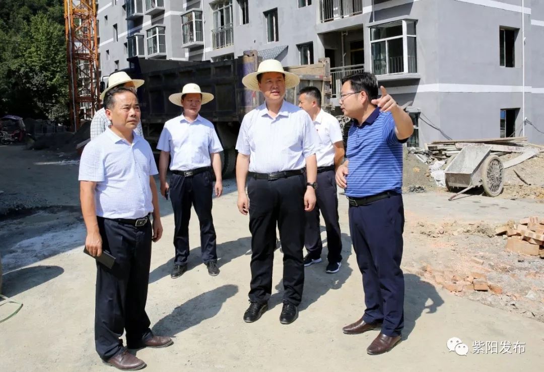 赵立根在瓦庙镇调研时强调认真学习贯彻县委十五届七次全会精神坚决打
