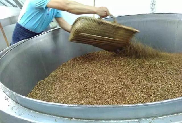 白酒生产详解麸曲白酒