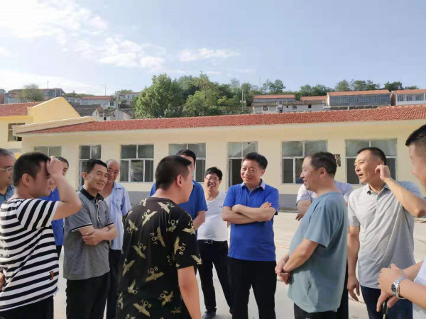 桑利刚主任调研脱贫攻坚工作