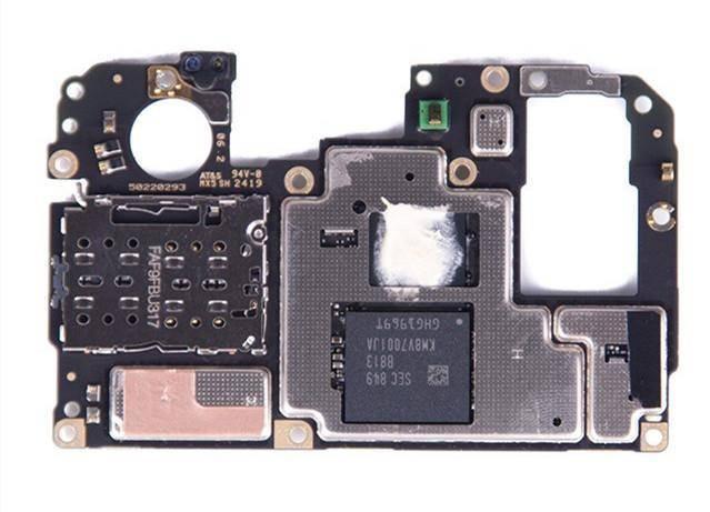 主板观察完毕,接下来就对电池与副板下手了,电池沿用vivo家族常见的快