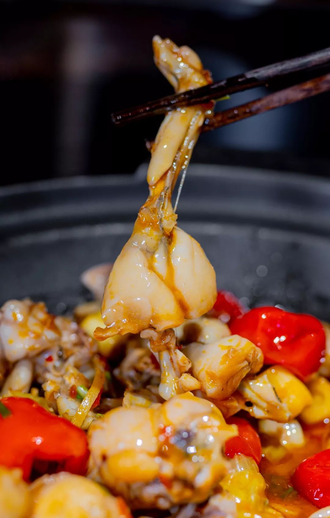 成都"蛙界网红"空降锡城,霸道食材霸占你的味蕾!_牛蛙