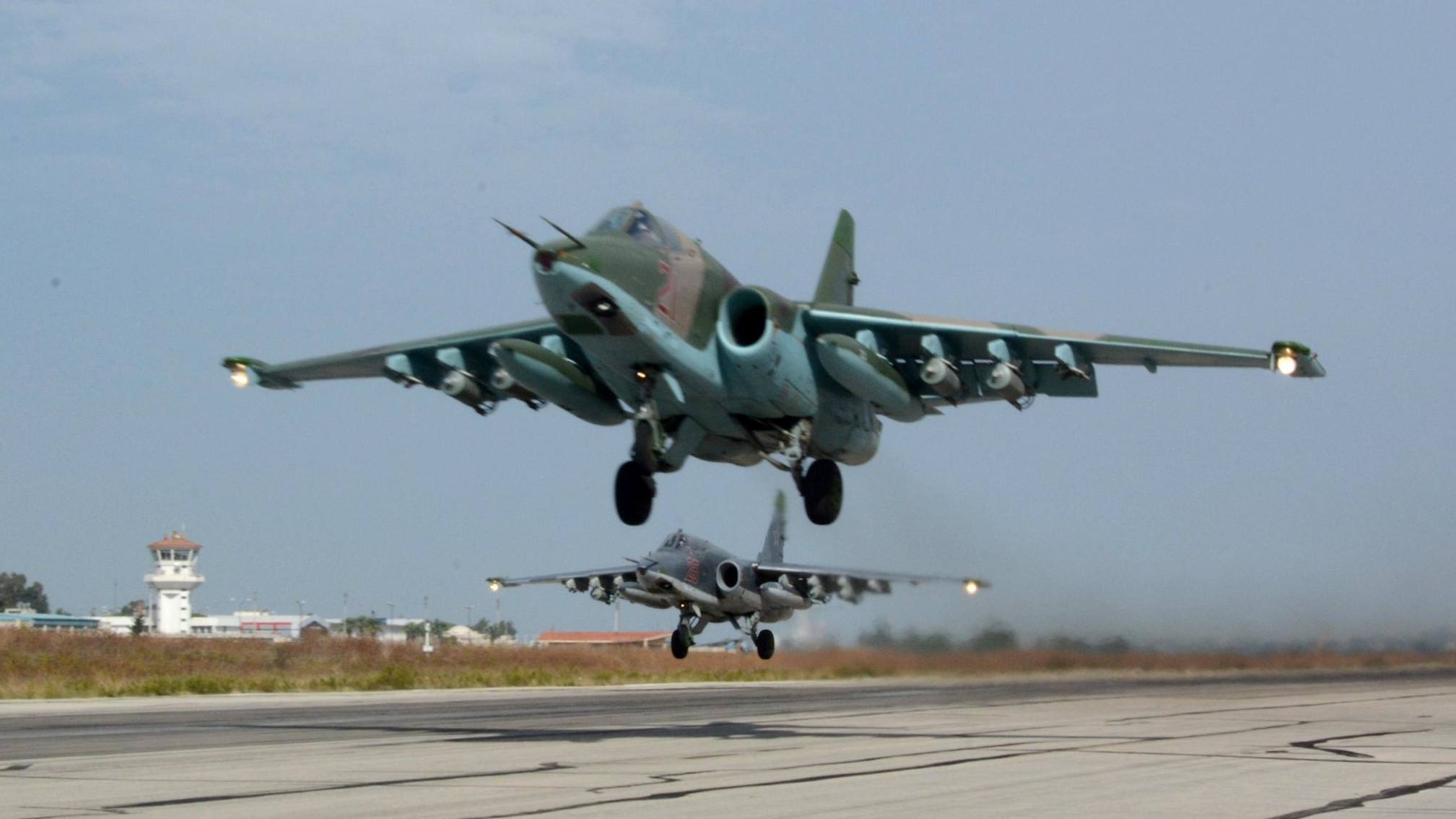 原创俄制战机被击落飞行员生死未卜