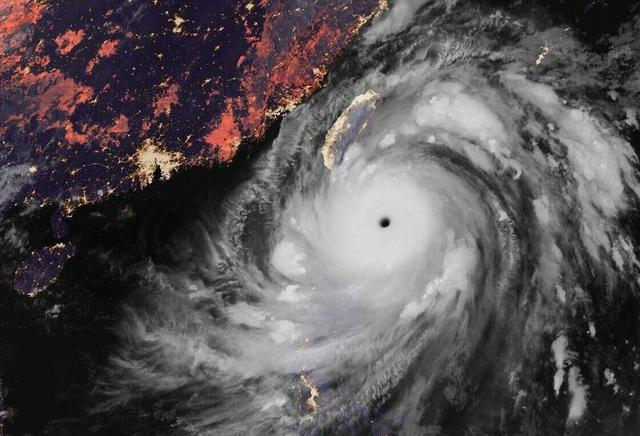 原创为什么夏季季节我们经常会看到东边日出西边雨的天气现象