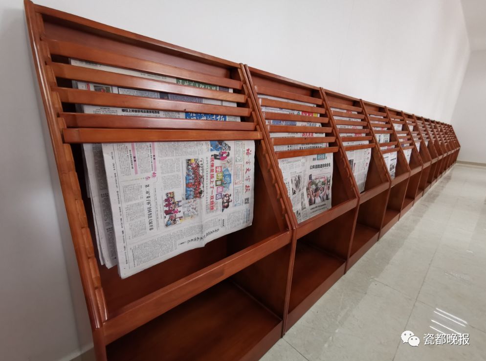 报纸期刊室盲人阅览室的部分设备与图书图书管新馆视频(摄影:王澄