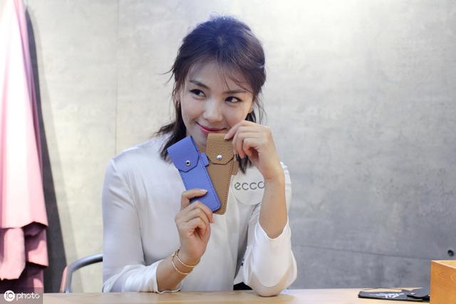 当年6月,女儿王紫嫣诞生,第二年儿子王子京出生.