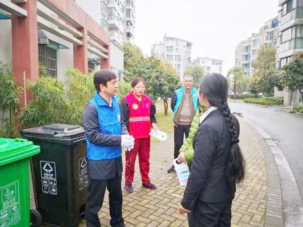 寧波市鎮海區莊市街道黨工委書記金燕說,他是