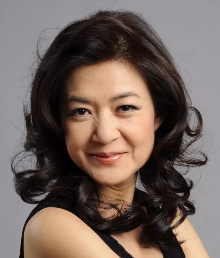 47岁才遇到真命天子!_潘芳芳