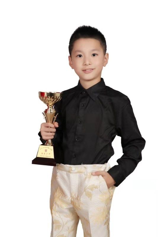 小小少年明日之星优秀小主持人杜原博