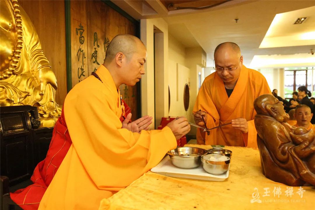 盂兰盆节,护法居士设斋供僧吉祥圆满