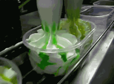 也很舒服了给蛋糕涂上完美的奶油流畅的感觉,让人能一泻千里位置刚刚