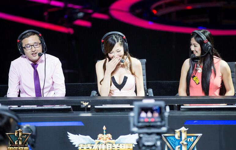 lpl曾经最美解说,被封杀连直播都不行,如今穿上汉服媲美西施_贝拉