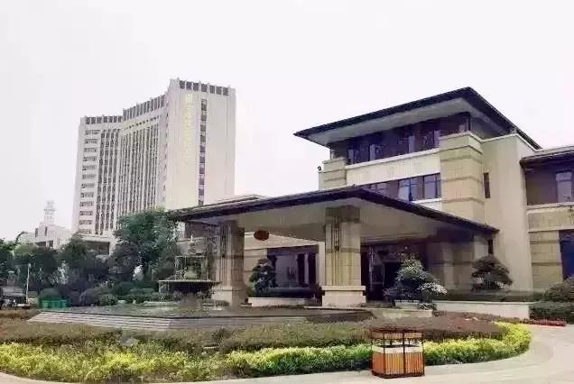 活动地点:周口大道与平安路交叉口东北角天明城营销中心贵宾热线:0394