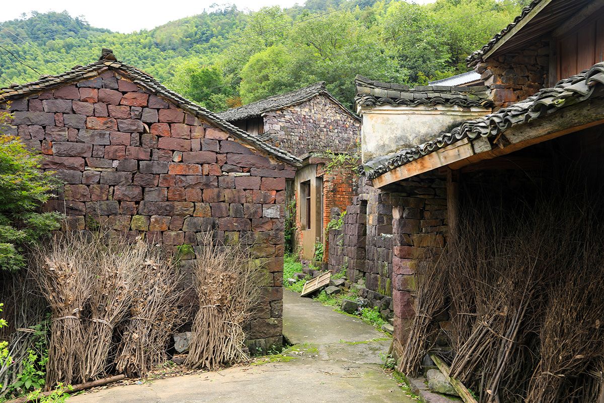 宁波的又一处石头村遗落在深山的明珠外厂里厂的前世今生
