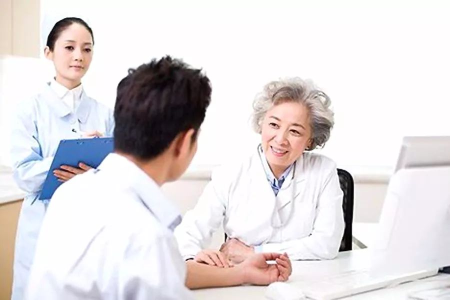 夫妻怀疑患上不孕不育打算进行医学检查,男方应主动先做