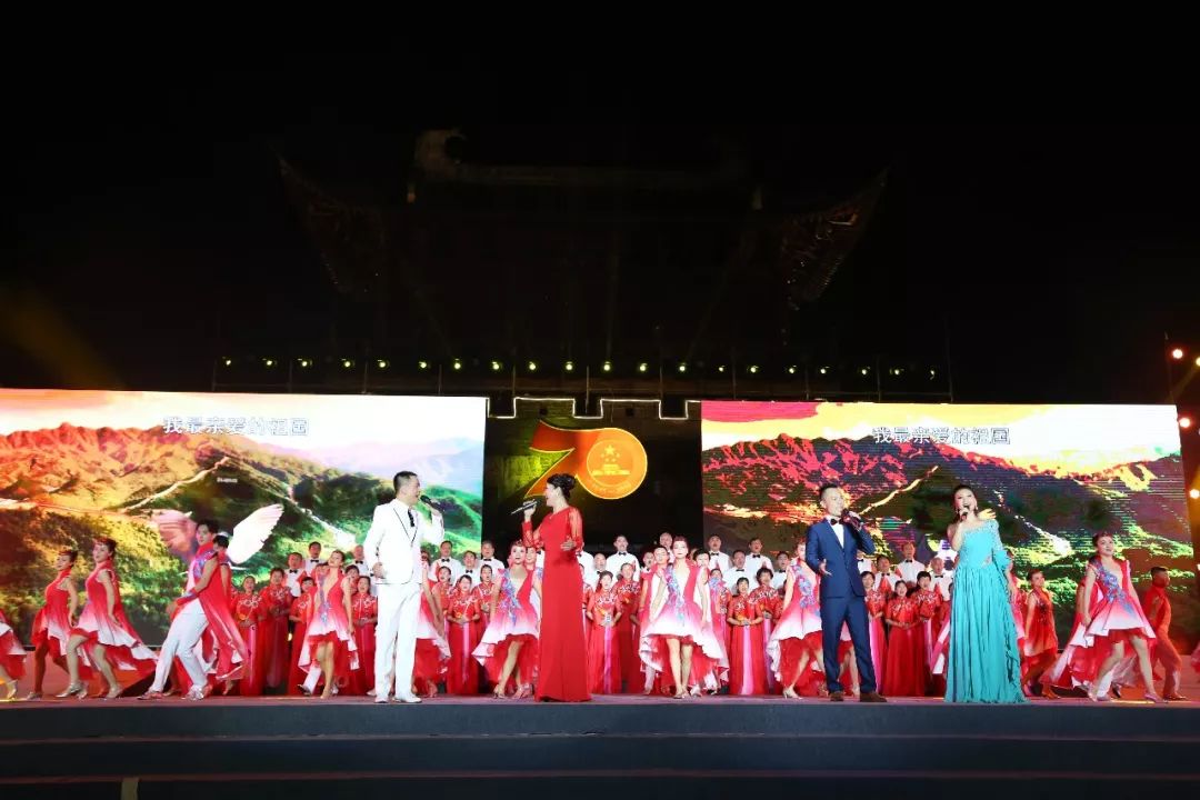 壮丽七十年今朝更好看赣州市群众文艺晚会精彩上演