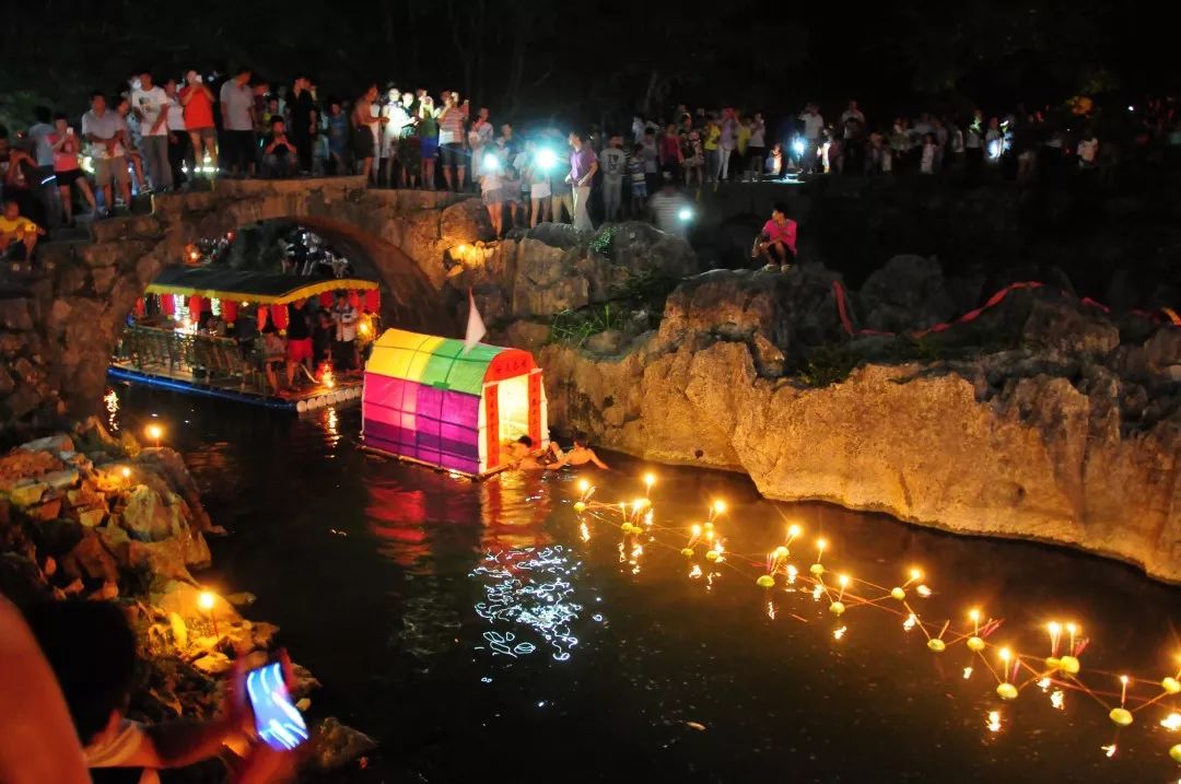 黄姚古镇当灯笼节遇上柚子灯节