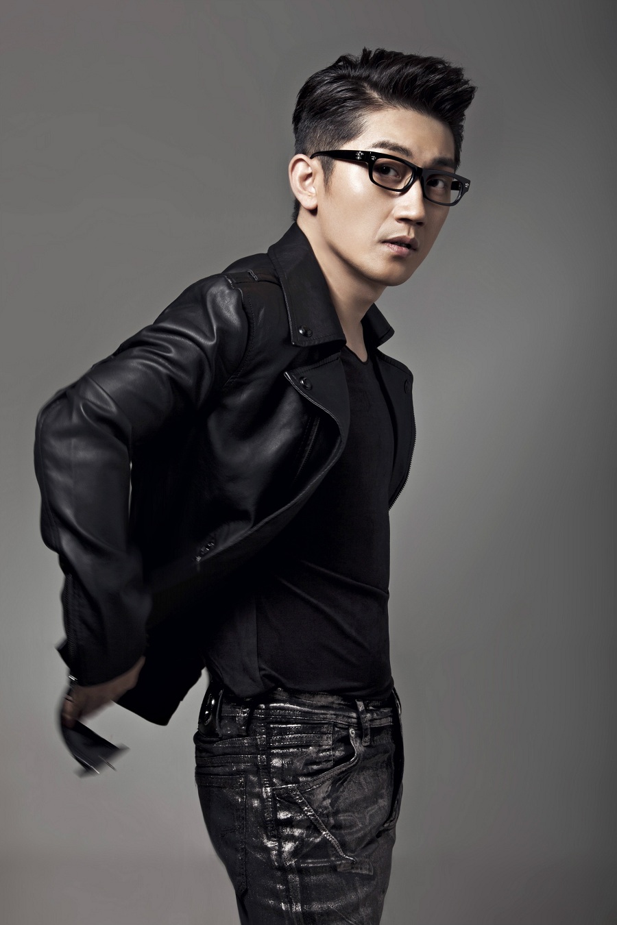 孙骁金志文联袂献唱使徒行者2推广曲使徒上线